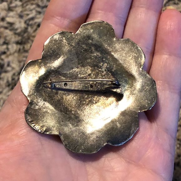 Vintage antique Scottish style white metal & stone brooch swirls - Picture 7 of 9